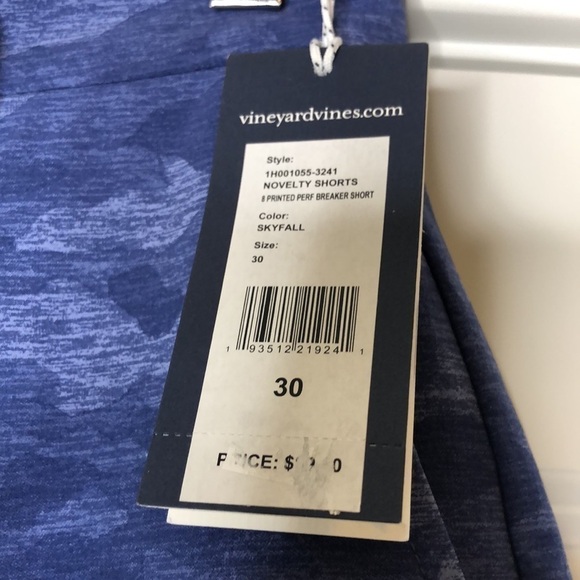Vineyard Vines 8” Printed Perf Breaker Short in Skyfall 30 - Picture 2 of 6